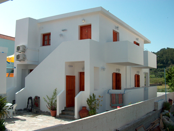 tarsanas appartments kokkari samos greece